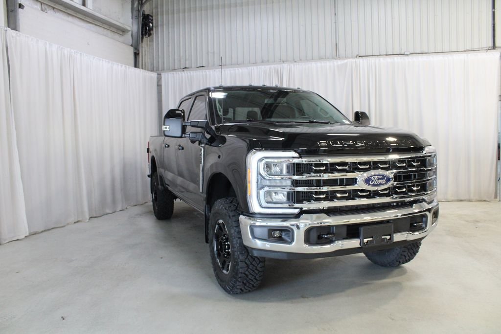 New 2026 Agate Black Metallic Ford  image 38