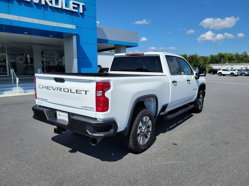 New 2026 Summit White Chevrolet Custom image 5