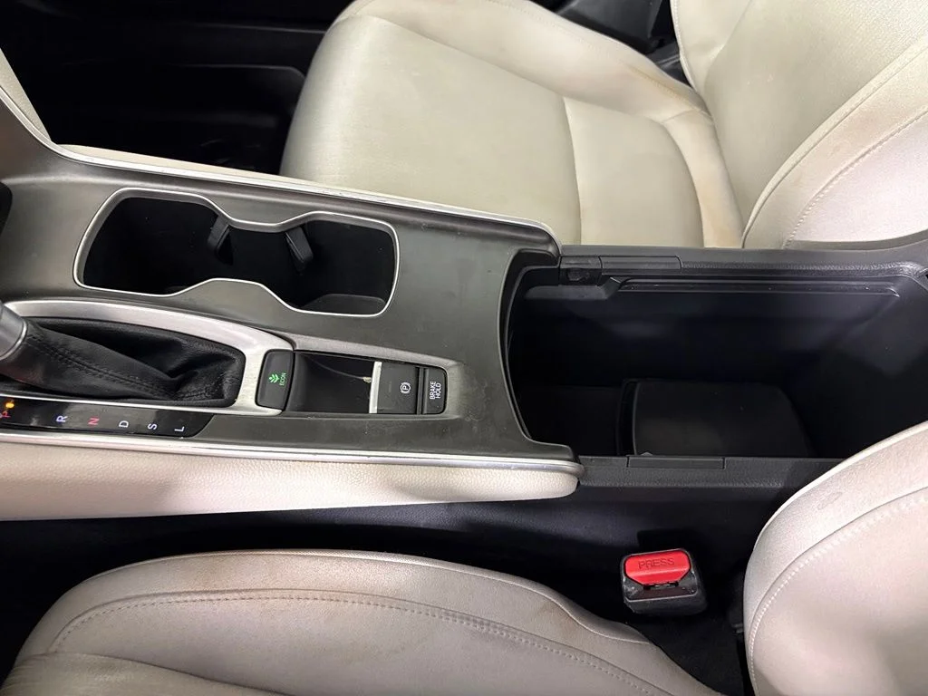 Used 2018  Honda LX image 30