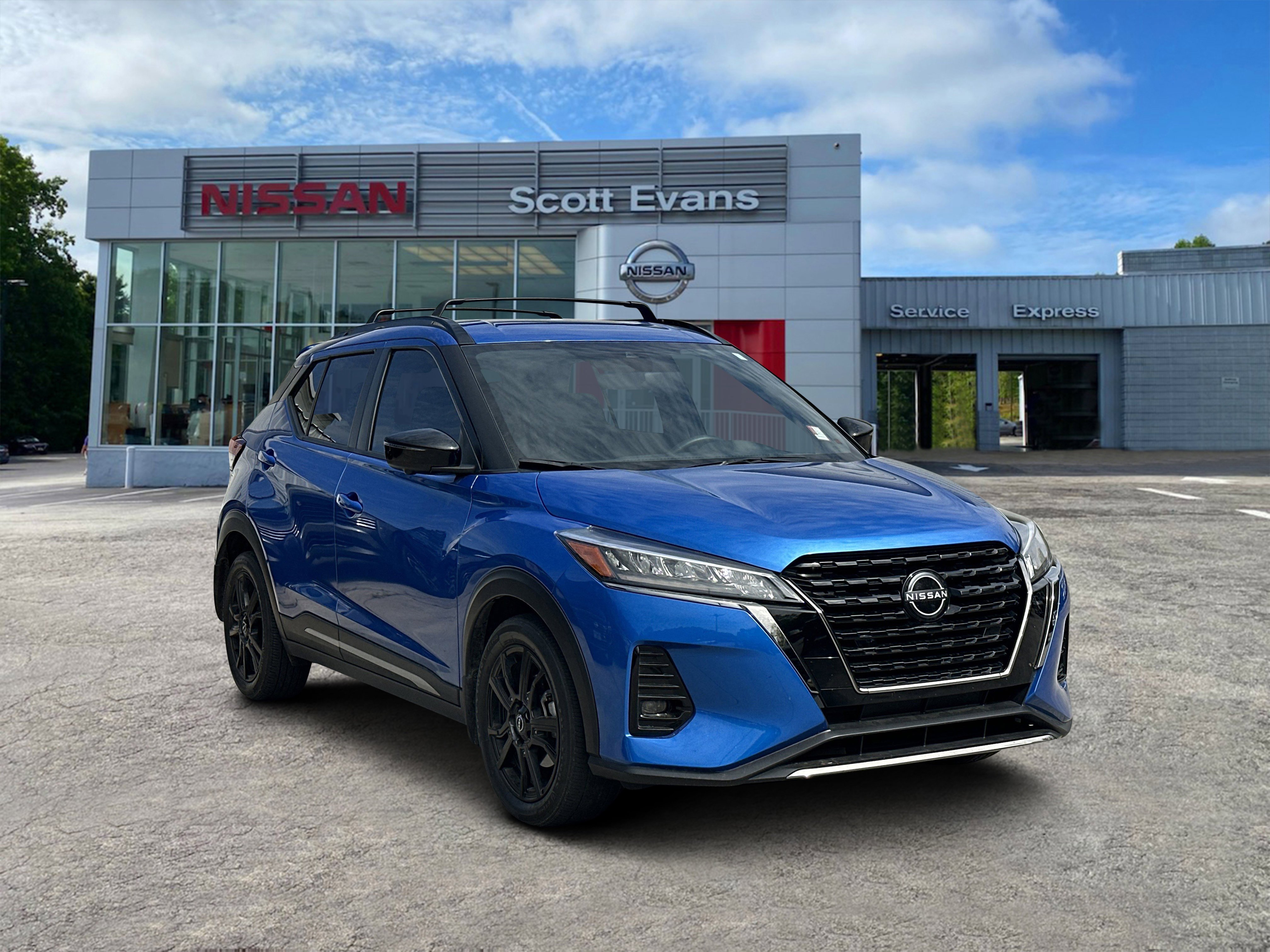 2023 Nissan Kicks SR