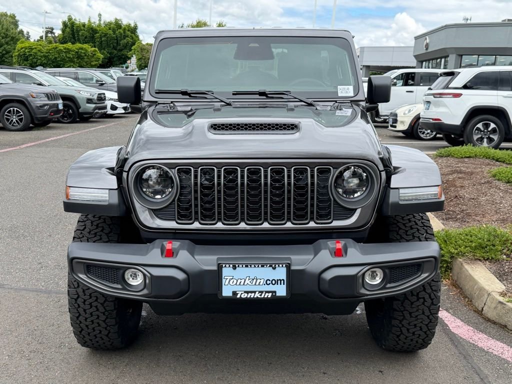 New 2026 Granite Crystal Metallic Clear-Coat Exterior Paint Jeep Rubicon image 3