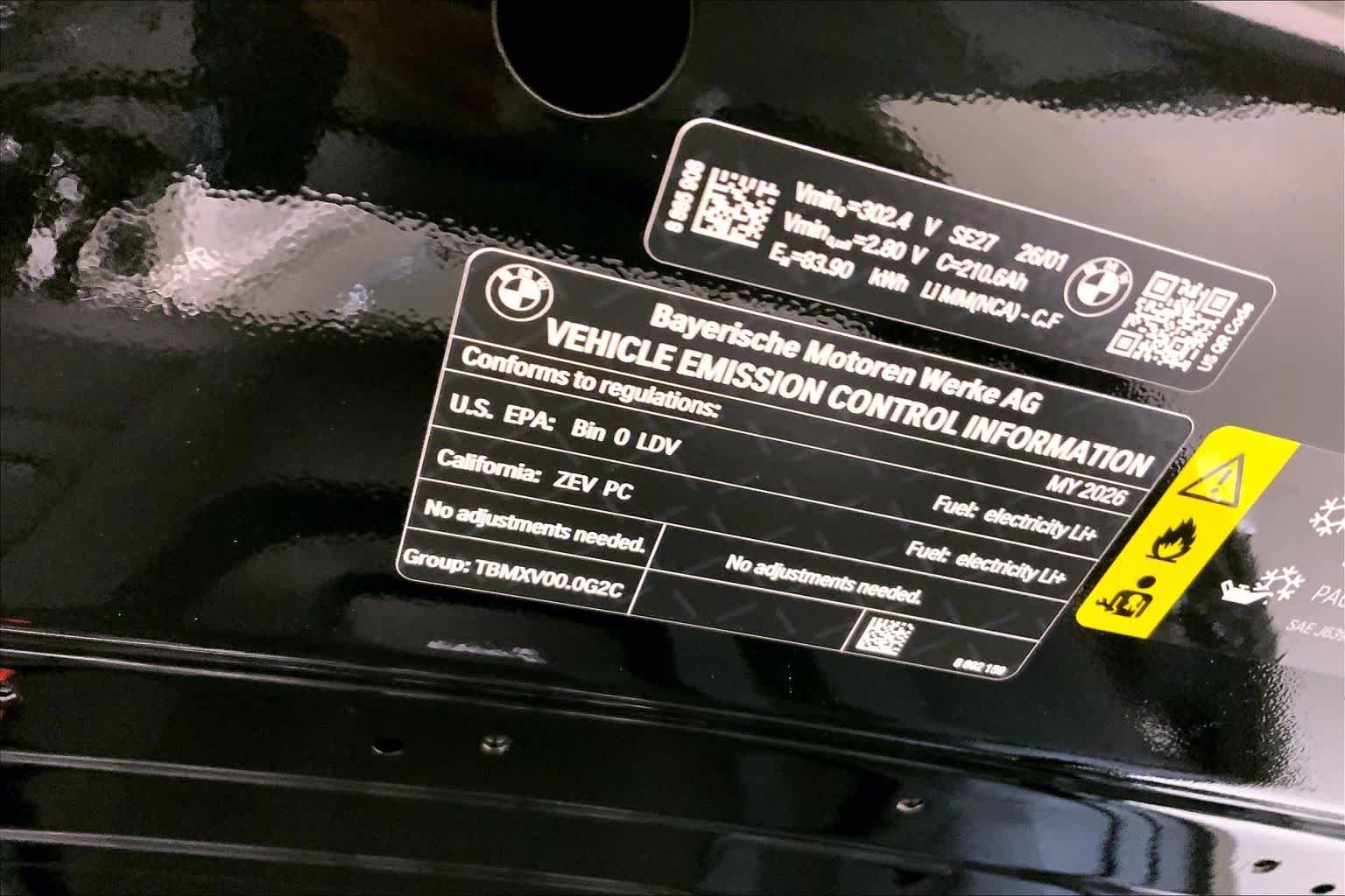 New 2026 Black Sapphire Metallic BMW xDrive40 image 17