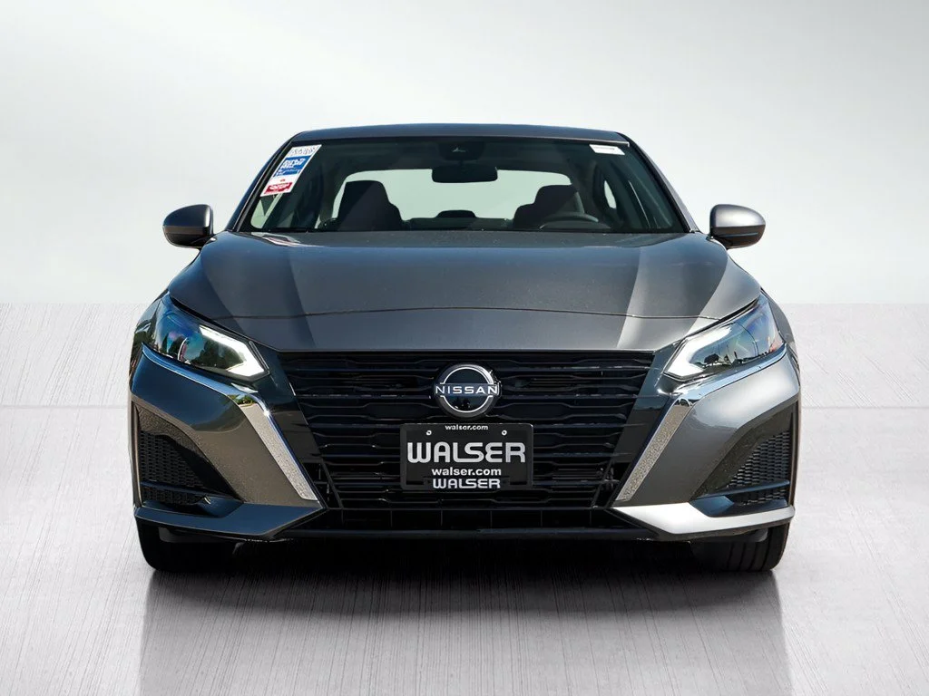 New 2026 Gun Metallic Nissan 2.5 SV image 2