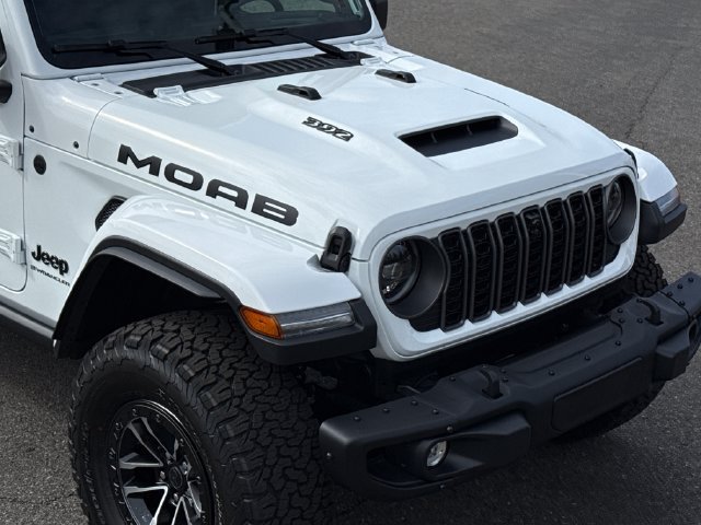 New 2026 Bright White Clear-Coat Exterior Paint Jeep Moab 392 image 7