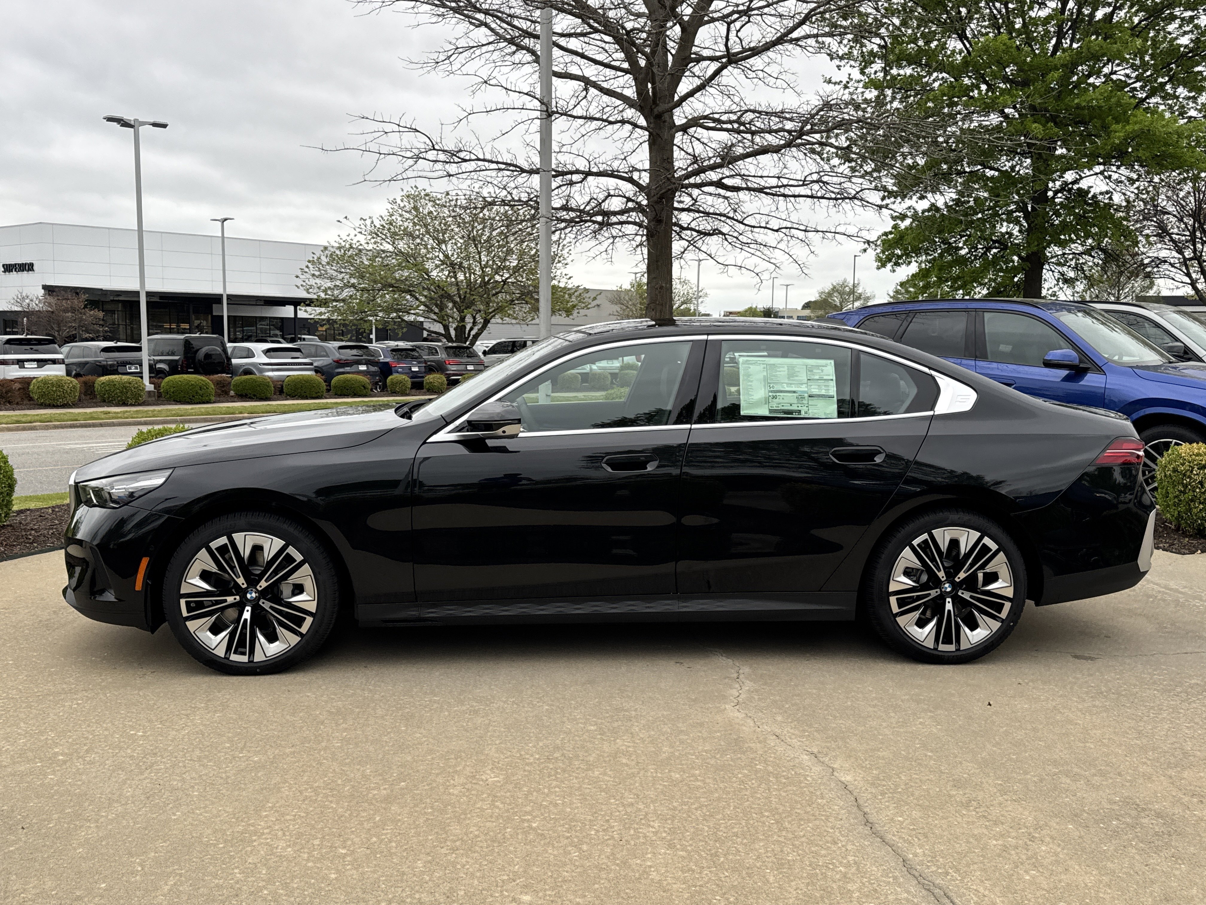 New 2026 BLACK SAPPHIRE BMW 530i xDrive image 2