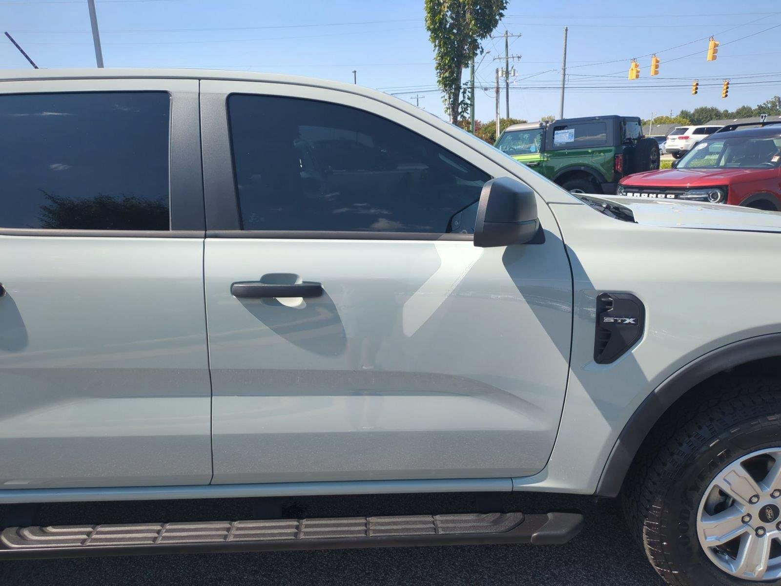 Used 2024 Cactus Gray Ford XL image 34