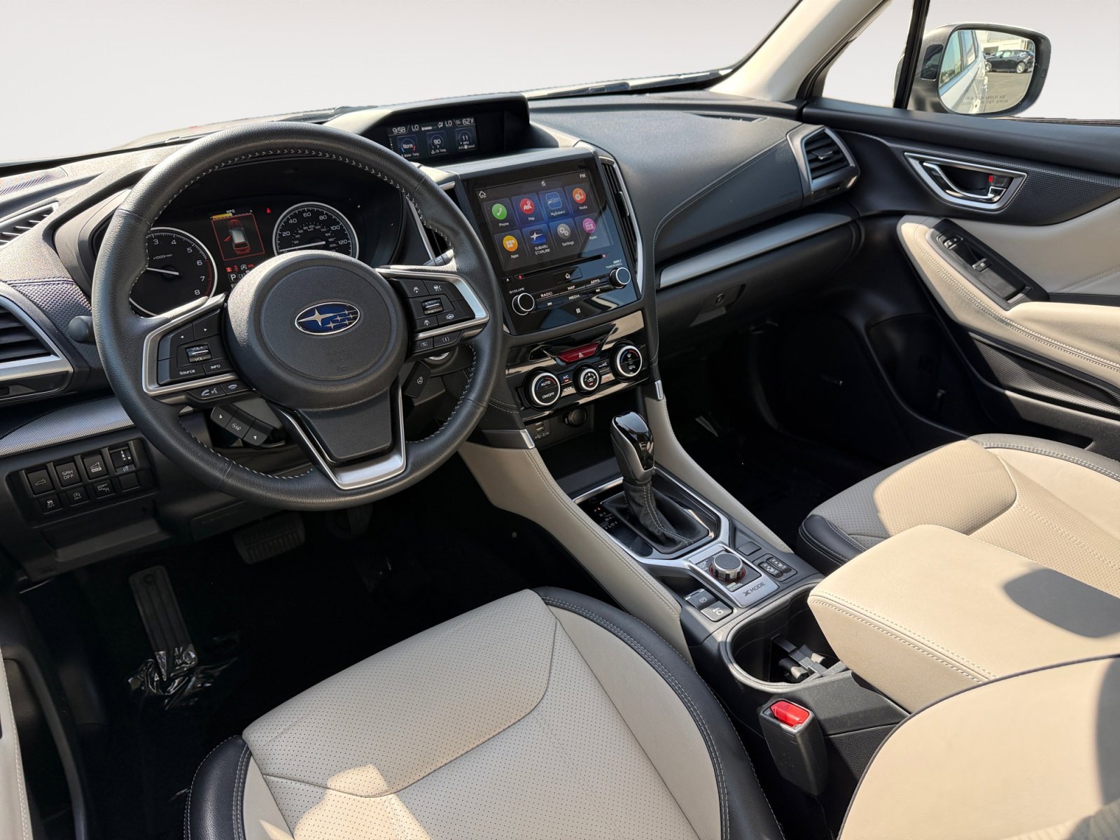 Used 2020 Crystal White Pearl Subaru Limited image 15