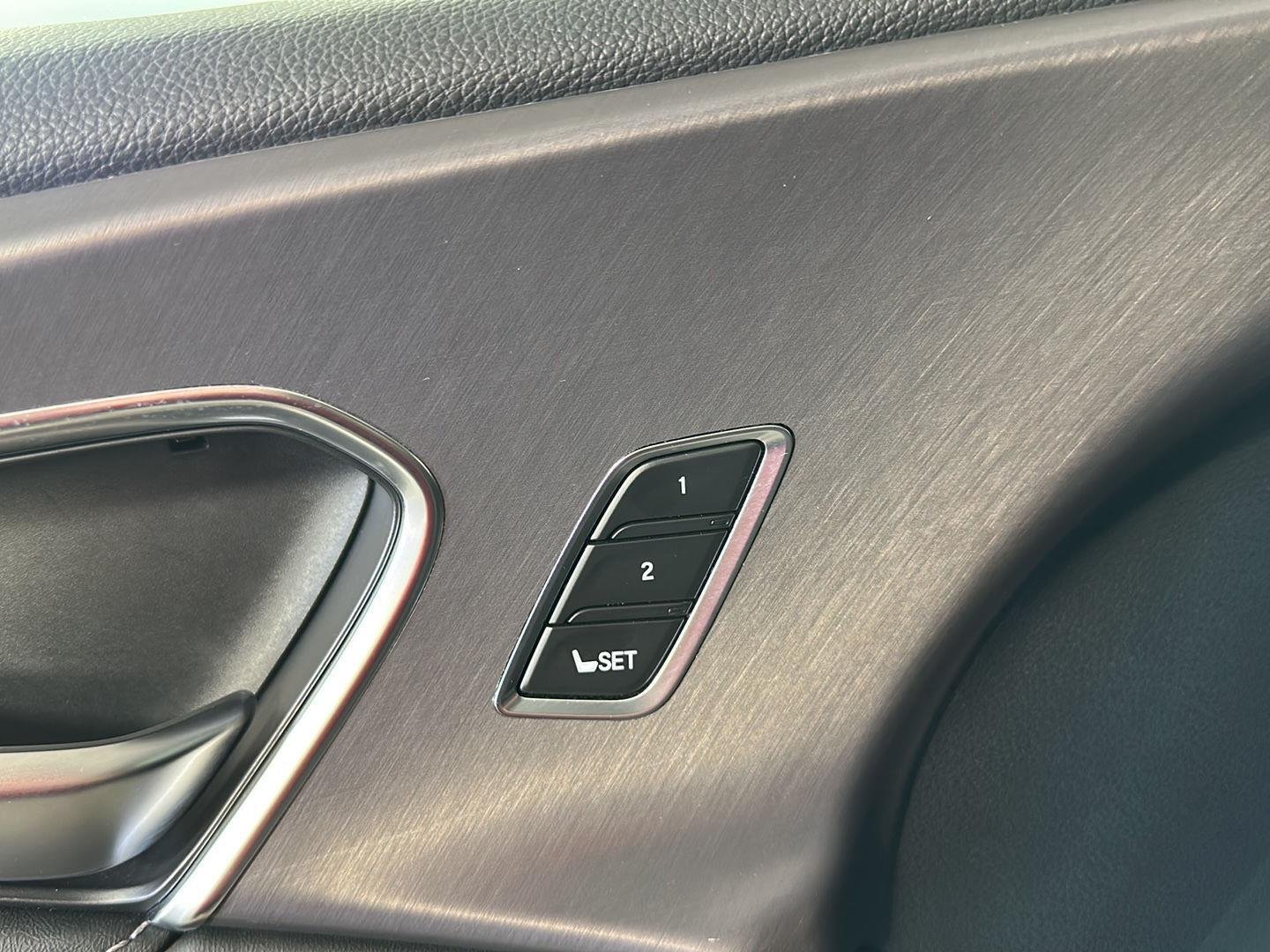Used 2025 Liquid Carbon Metallic Acura SH-AWD image 8