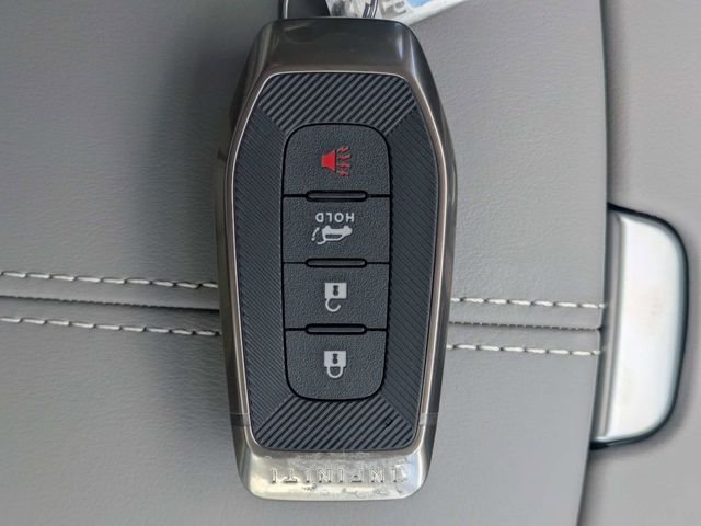 New 2027 RADIANT WHITE INFINITI Pure FWD image 34