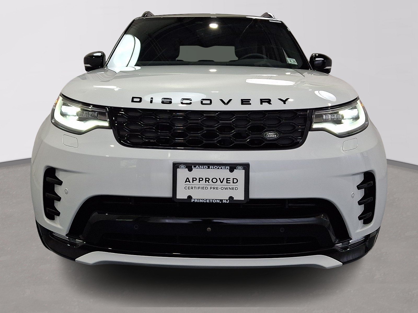 Certified Used 2025 Fuji White Land Rover  image 2