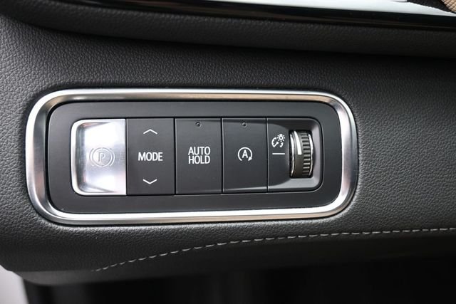 Used 2025 White Buick Preferred image 21