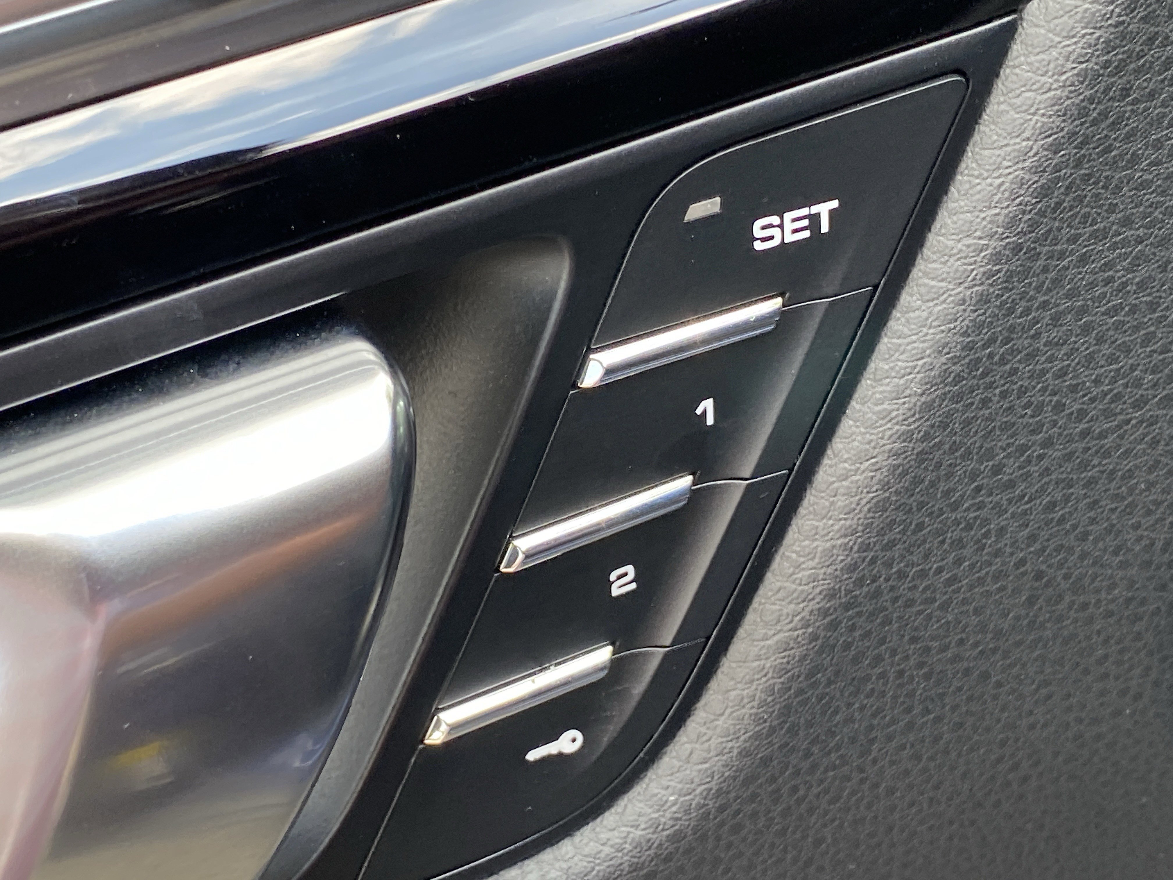 2024 Porsche Macan Base - Photo 18