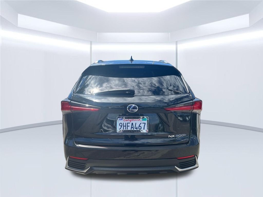Used 2019 Black Lexus 300h image 4