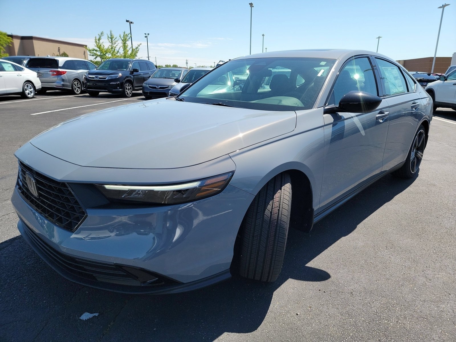 New 2026 Urban Gray Pearl Honda SE image 3