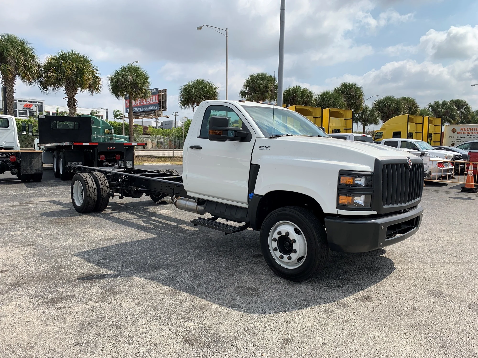 New 2024 White INTERNATIONAL Cab Chassis image 1
