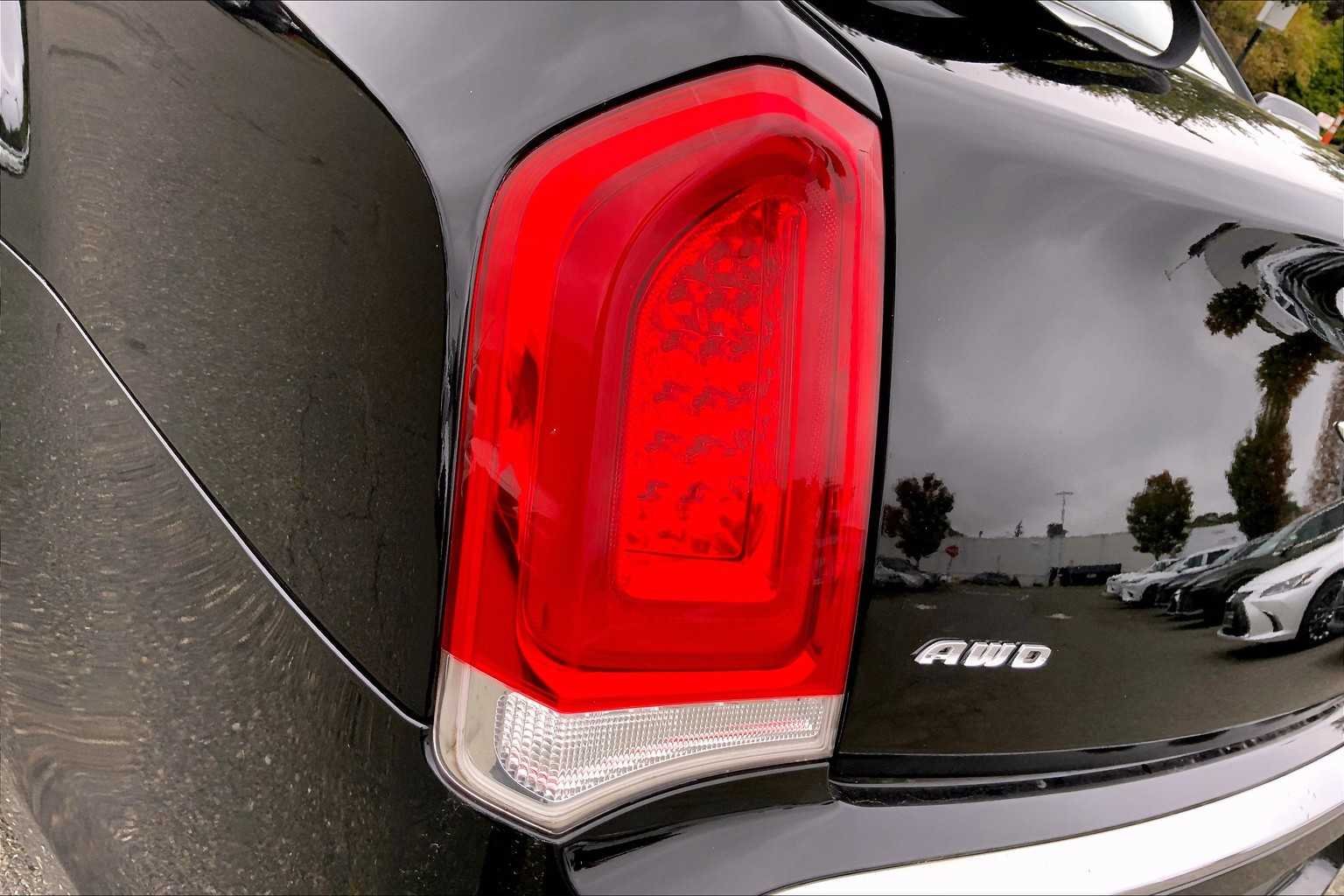 Used 2018 Gloss Black Chrysler Limited image 30