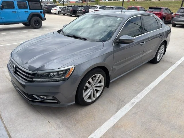 2018 Volkswagen Passat 2.0T SE w/ Technology Auto's photo