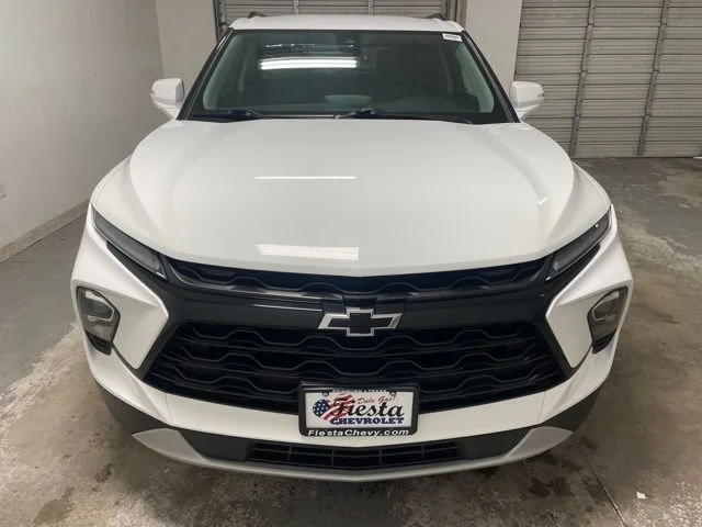 Used 2024 Summit White Chevrolet 3LT image 2