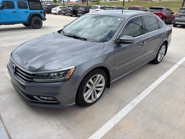 2018 Volkswagen Passat 2.0T SE w/ Technology Auto's photo