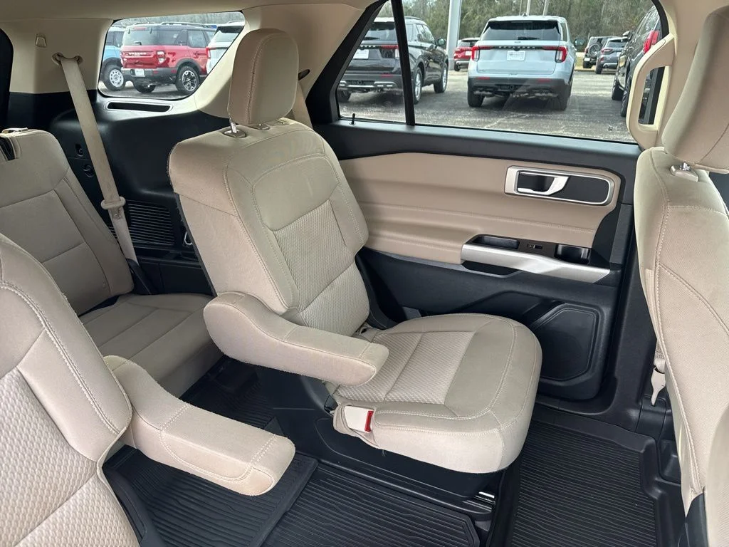 2023 Ford Explorer XLT - Photo 12