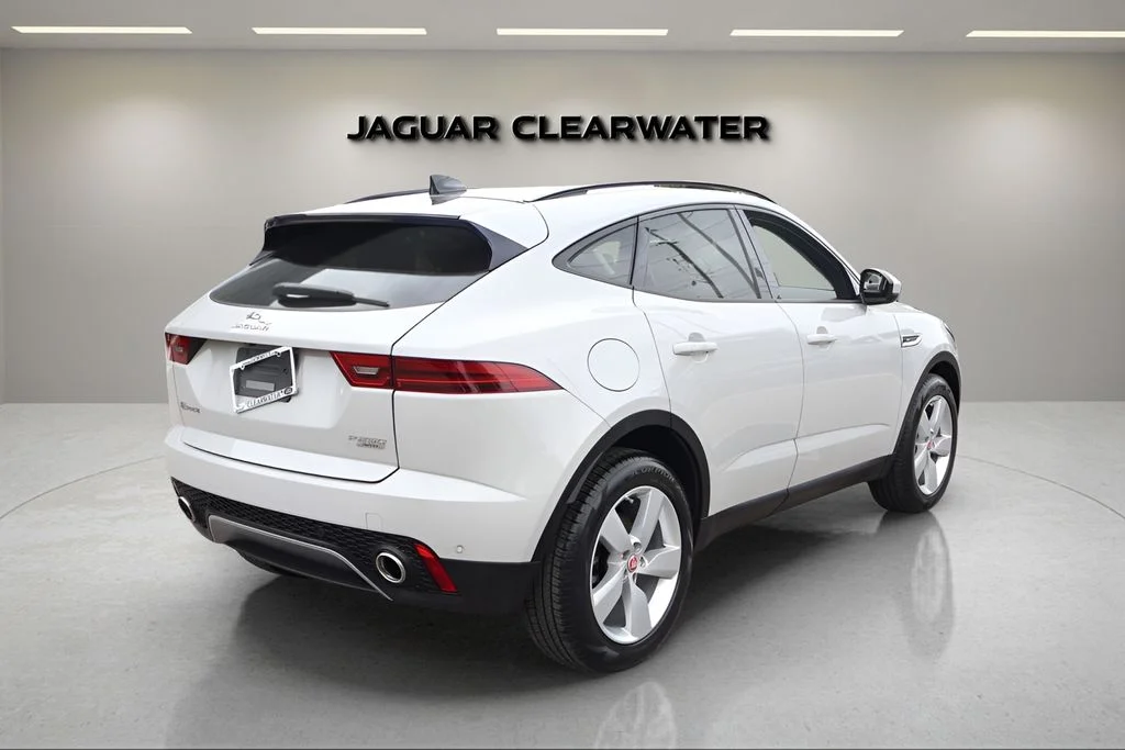 Used 2019 Gray Jaguar SE image 5