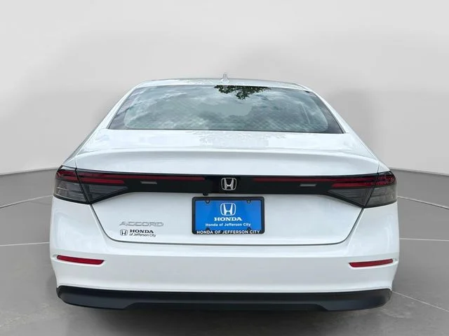 Used 2024  Honda EX image 6
