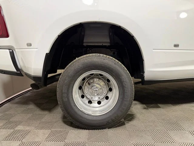 New 2026 Bright White Clear-Coat Exterior Paint RAM LARAMIE image 6