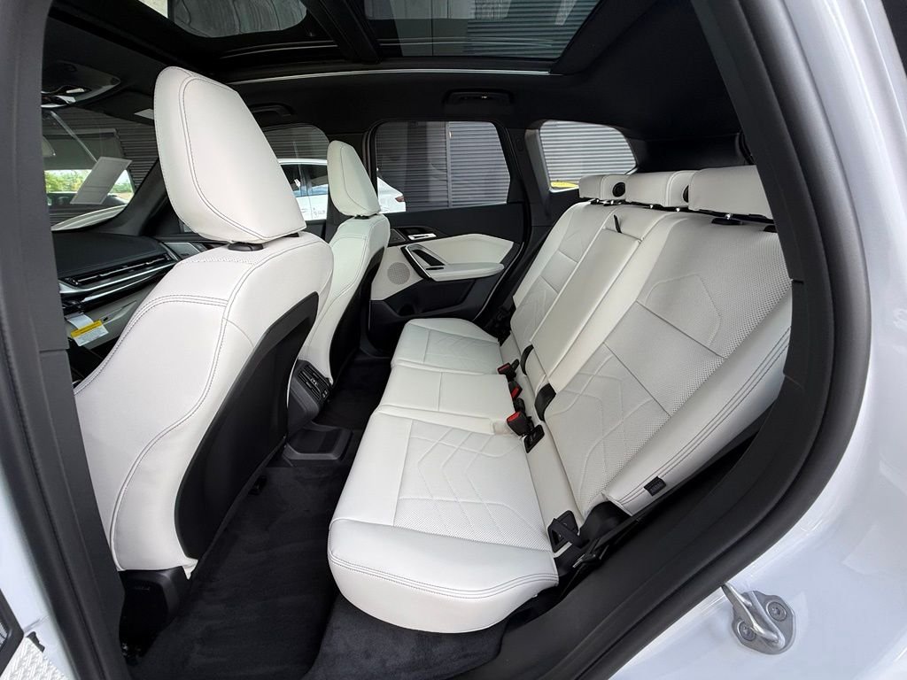 New 2026 White BMW xDrive28i image 22