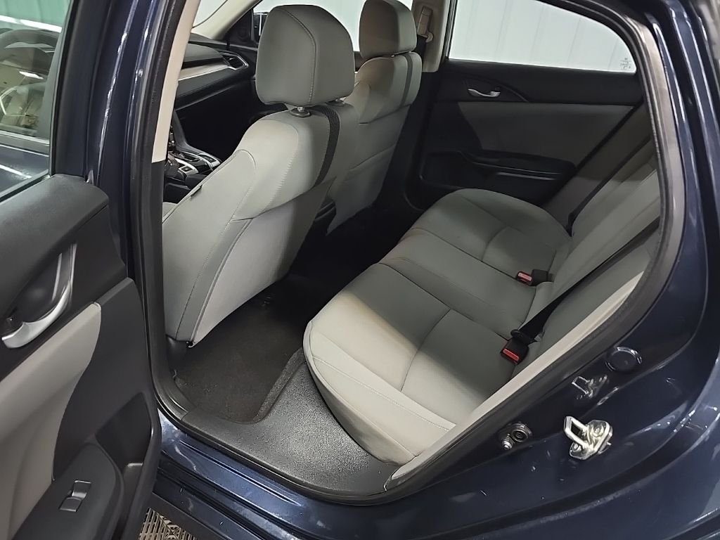 Used 2016  Honda EX-T image 31