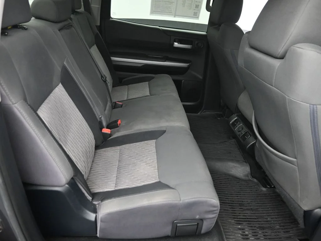 Used 2017 Gray Toyota SR5 image 10