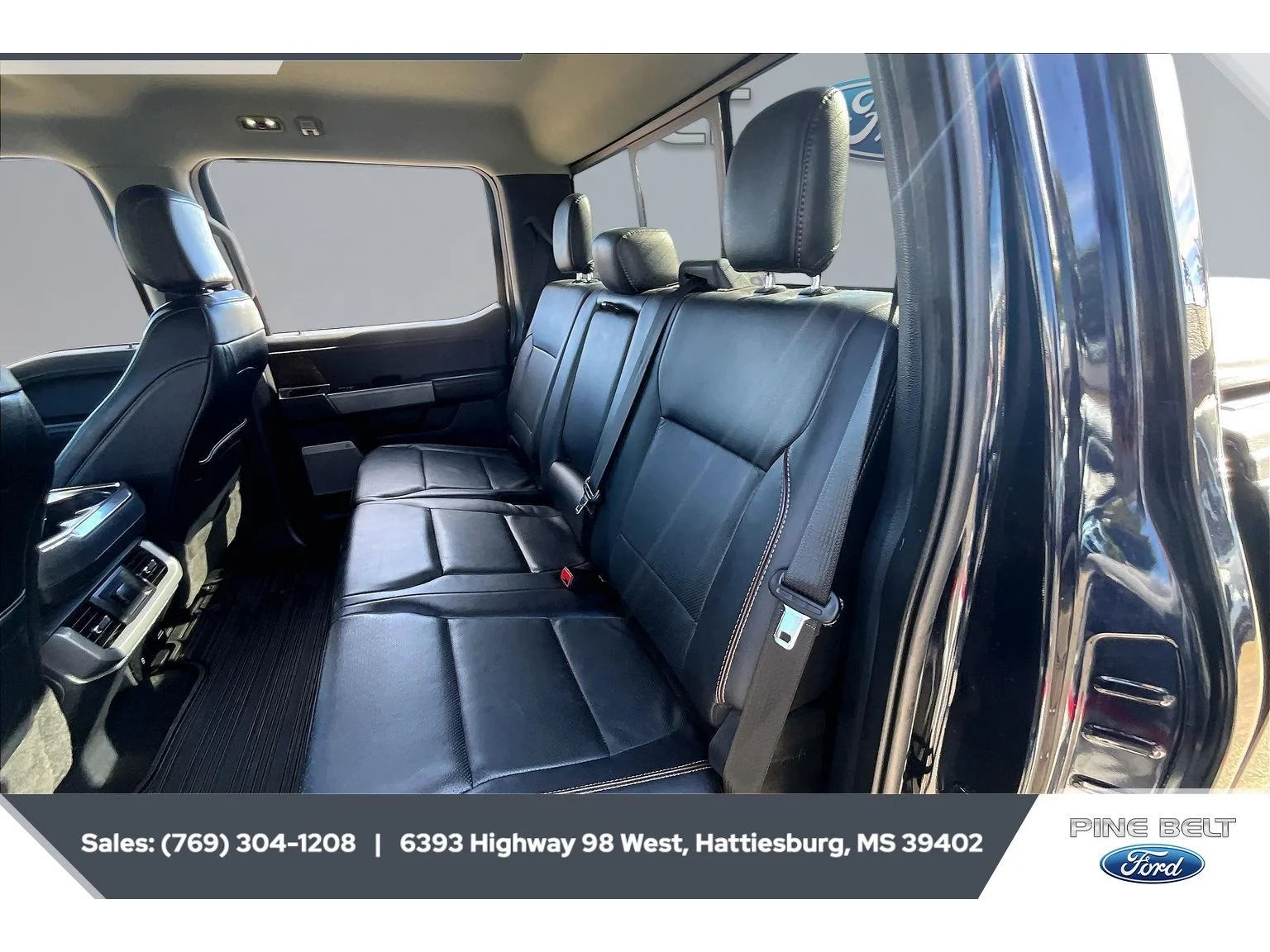 Used 2022 Antimatter Blue Metallic Ford LARIAT image 20