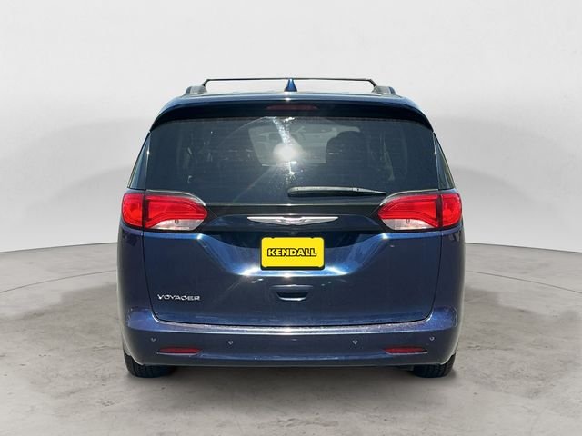 Used 2020 Blue Chrysler LX image 4