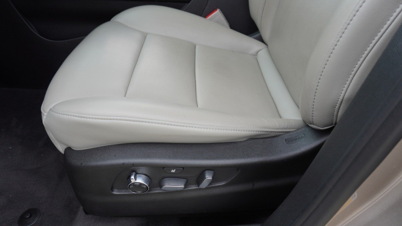Used 2022 Beige Cadillac FWD Premium Luxury image 23