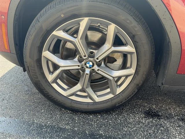 Used 2021 Flamenco Red Metallic BMW xDrive30i image 29