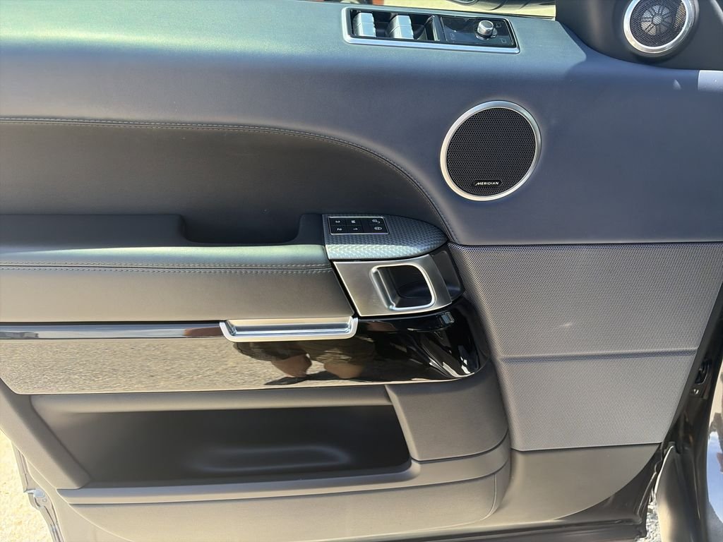 Used 2020  Land Rover HST image 17