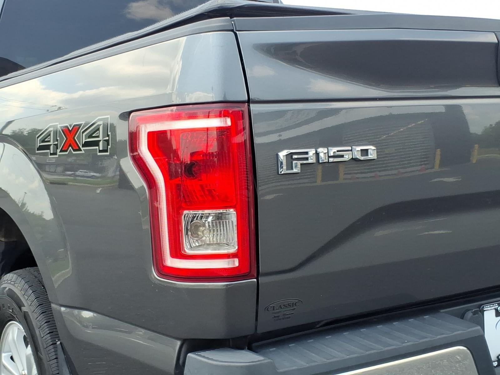 Used 2015 Magnetic Metallic Ford XLT image 16