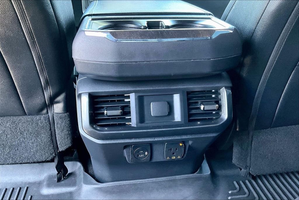 Used 2022 White Ford Lariat image 10