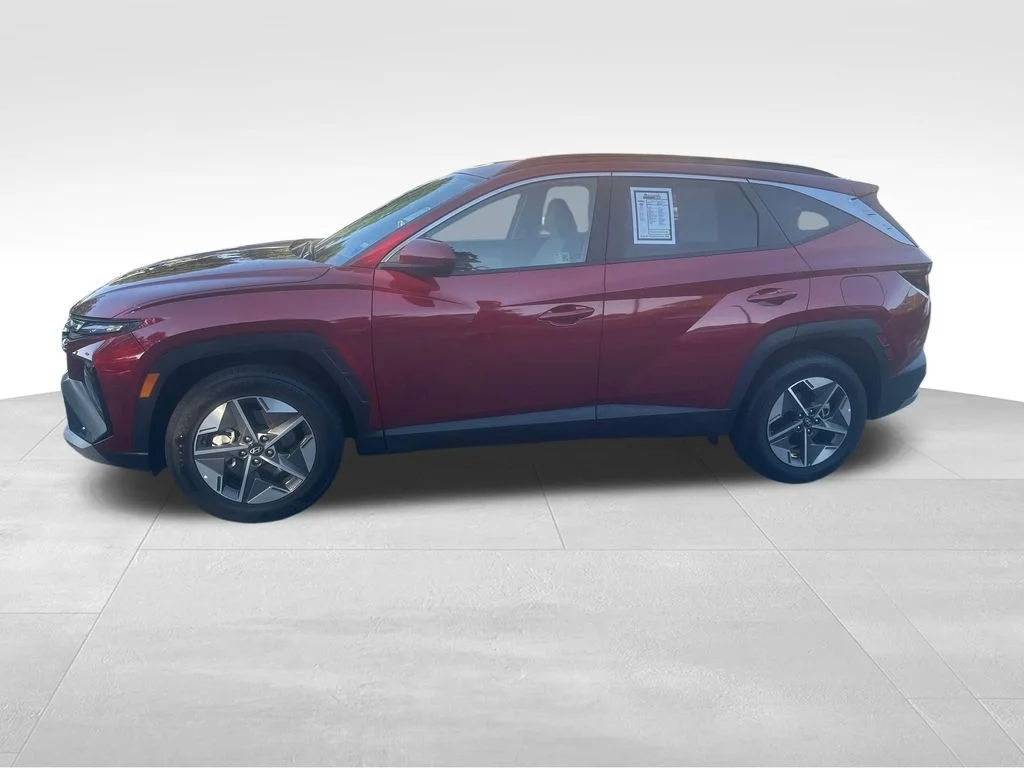 Used 2025 Red Hyundai SEL image 4