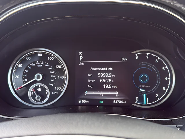 Used 2023 Silver Genesis 2.5T image 19
