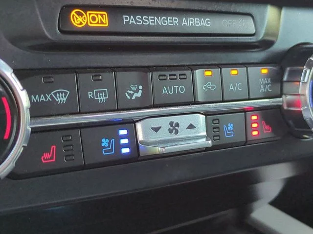Used 2022 Agate Black Metallic Ford Lariat image 23