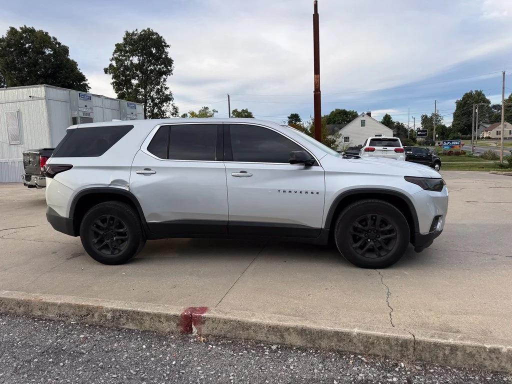 Used 2018 Silver Chevrolet LS image 5