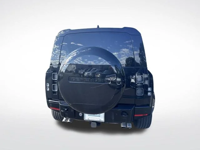 Used 2024 Black Land Rover V8 image 3