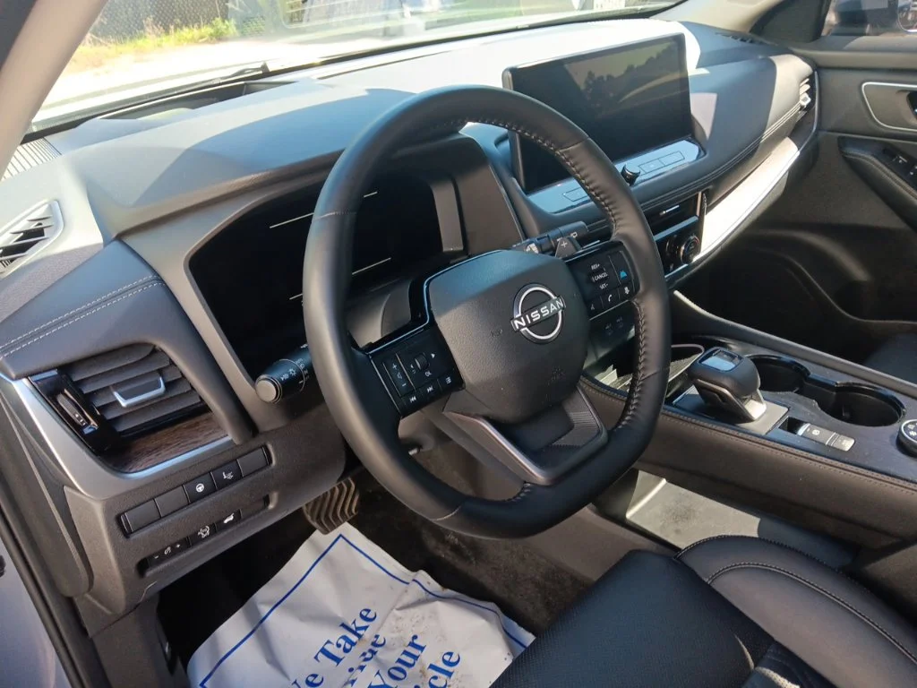 Used 2025 Boulder Gray Pearl Nissan Platinum image 19