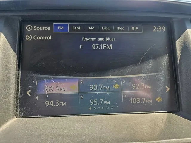 Used 2019 White INFINITI LUXE image 18