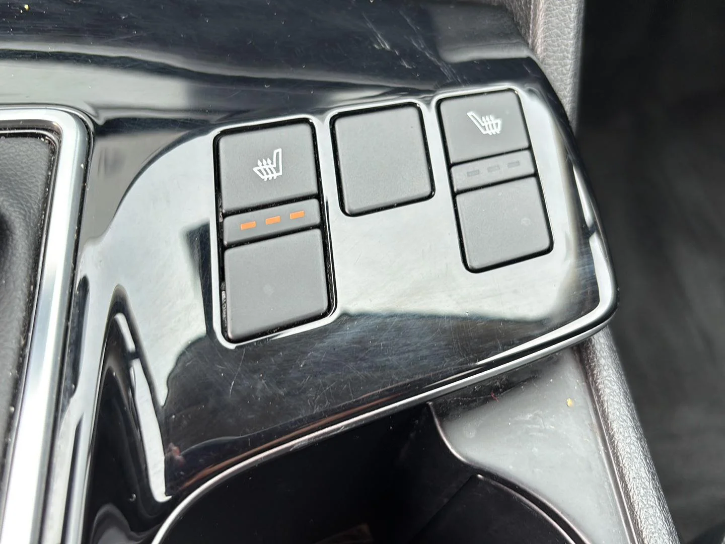 Used 2024 Everlasting Silver Kia EX image 25