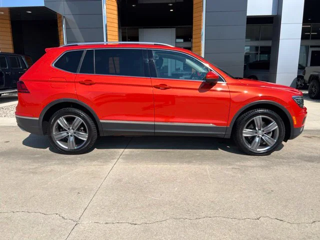 Used 2019 Red Volkswagen 2.0T SEL Premium image 2