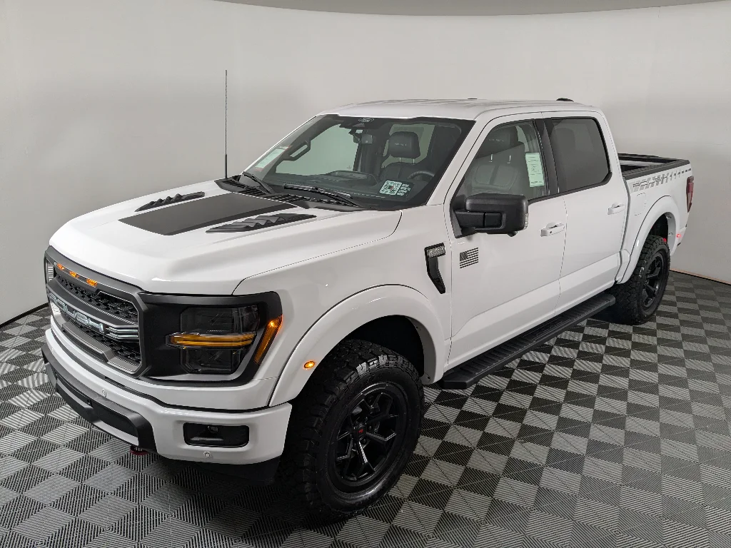 New 2026 OXFORD WHITE Ford XLT image 5