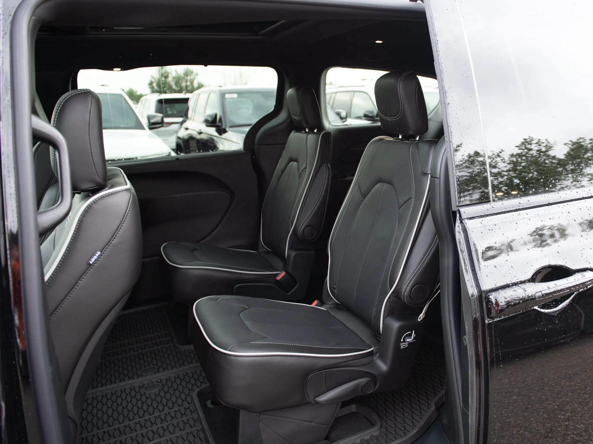 New 2027 Black Chrysler Limited* AWD image 20