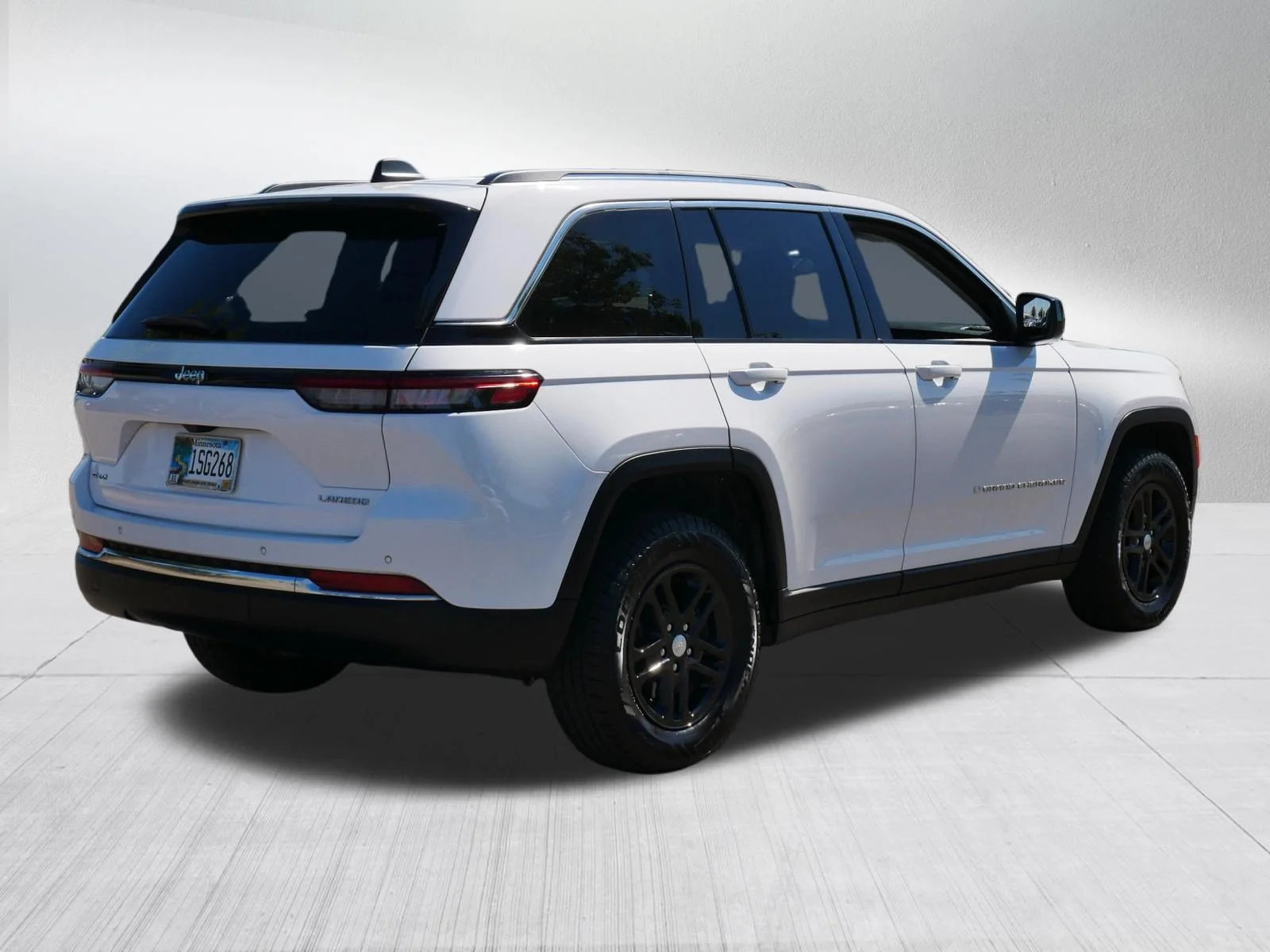 Used 2023 Bright White Clearcoat Jeep Laredo image 7
