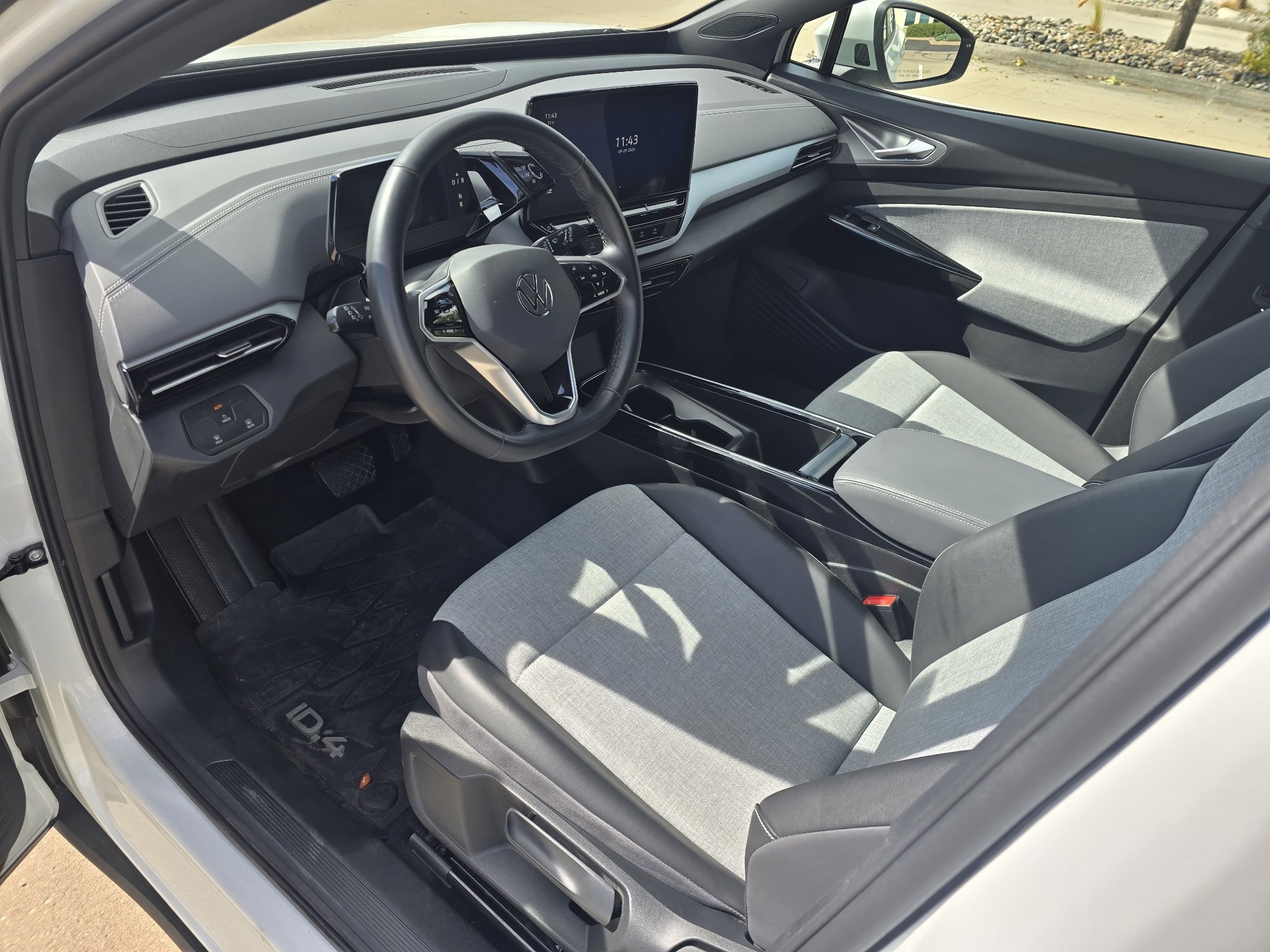 Used 2024 Pure White Volkswagen Standard image 23